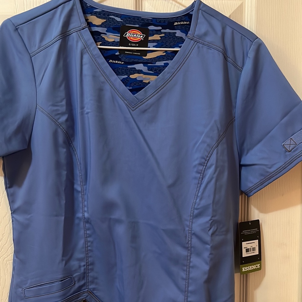 Dickies Essence NWT size small